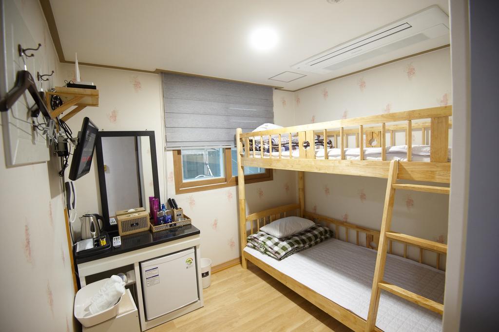 Dorcas Tourist Hostel Tongyeong Zewnętrze zdjęcie