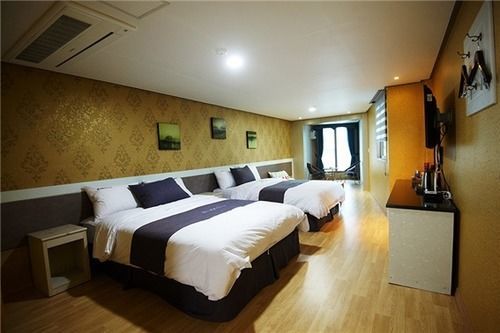 Dorcas Tourist Hostel Tongyeong Zewnętrze zdjęcie