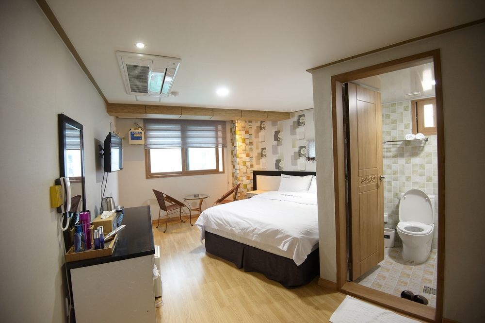 Dorcas Tourist Hostel Tongyeong Zewnętrze zdjęcie